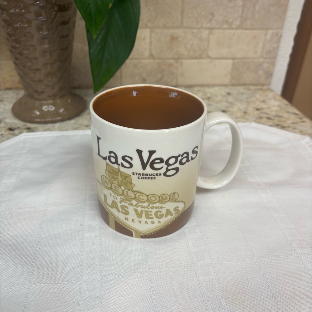 Starbucks Coffee Fabulous Las Vegas Nevada Casino City Collection Mug 16oz 2010